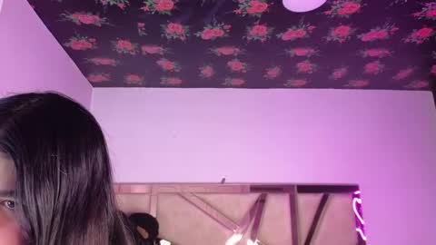 Snapshot of emmalee_a chatting on December 28, 10:58 am Emma online show from December 28, 10:58 am