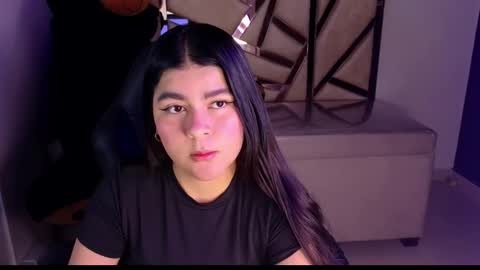 Snapshot of emmalee_a chatting on February 3, 10:58 am Emma online show from February 3, 10:58 am