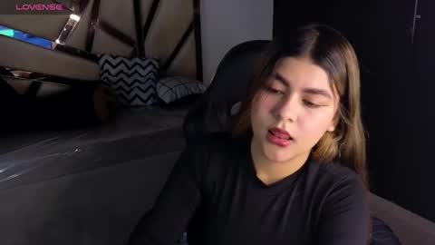 Snapshot of emmalee_a chatting on March 12, 10:37 am Emma online show from March 12, 10:37 am