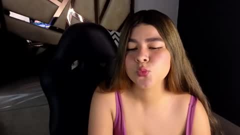Snapshot of emmalee_a chatting on March 3, 11:03 am Emma online show from March 3, 11:03 am