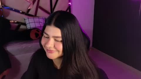 Snapshot of emmalee_a chatting on February 11, 10:36 am Emma online show from February 11, 10:36 am