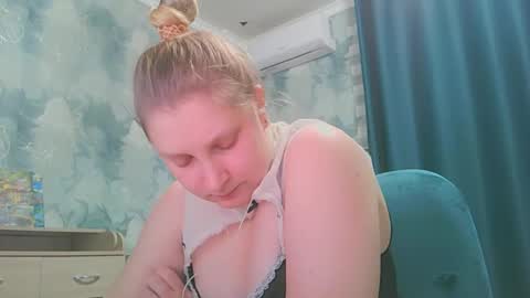 emmamelody online show from October 14, 6:54 pm