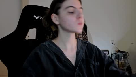 Emma online show from December 22, 2:06 pm