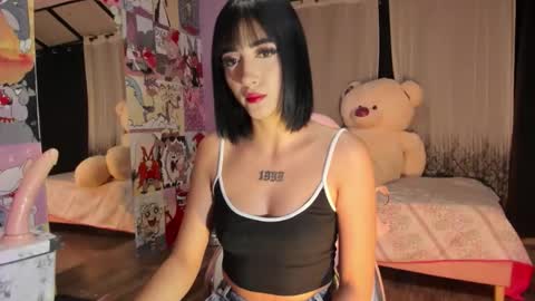 emmi_lyy online show from September 22, 3:27 am