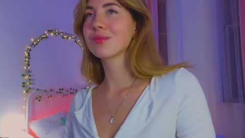 Snapshot of emmi_rosee chatting on January 21, 12:39 pm Miss Emmi online show from January 21, 12:39 pm