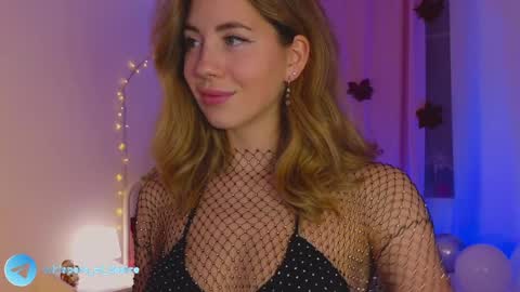 Snapshot of emmi_rosee chatting on January 7, 1:14 pm Miss Emmi online show from January 7, 1:14 pm