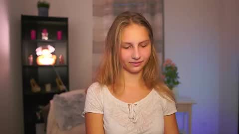 Emmie online show from November 16, 2:50 pm