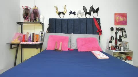          online show from November 10, 12:55 pm