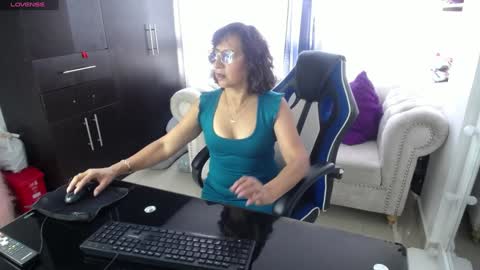 Snapshot of emmilychevalier chatting on January 14, 9:20 pm Emmily online show from January 14, 9:20 pm