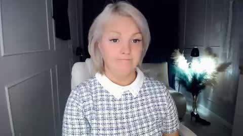 emmmam online show from November 2, 11:35 am