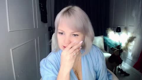 emmmam online show from January 6, 1:04 pm