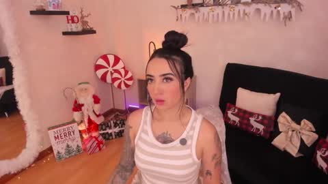 Emmy Evans  online show from December 18, 8:02 pm