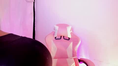 Snapshot of emy_bw chatting on December 13, 10:34 pm Emy New profile my other account was suspended follow me online show from December 13, 10:34 pm