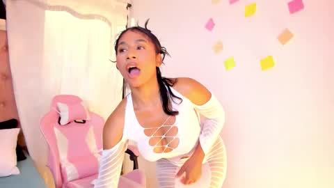 Snapshot of emy_bw chatting on September 26, 1:03 am Emy New profile my other account was suspended follow me online show from September 26, 1:03 am