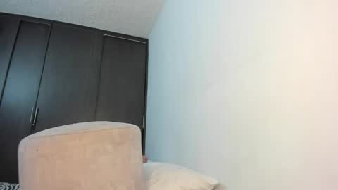 Emy Collyns online show from April 8, 5:09 am