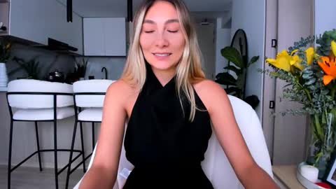 emyconneer online show from February 11, 2:57 pm