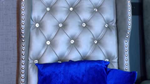 EnchantressQueen online show from September 14, 4:05 pm