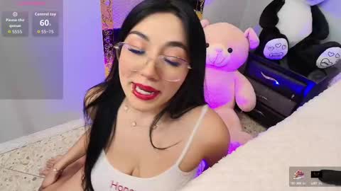 Snapshot of enyel_valmina chatting on September 9, 10:42 pm Enyel online show from September 9, 10:42 pm