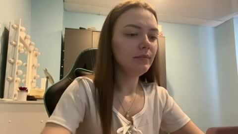Lily online show from April 11, 2:17 am