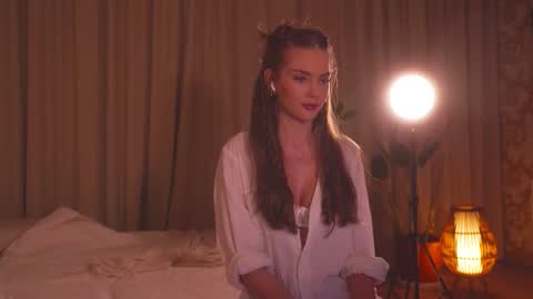 Ana Marie online show from December 15, 11:21 pm