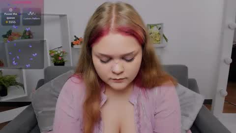 Snapshot of erica_love_ chatting on October 7, 6:07 am erica_love_ online show from October 7, 6:07 am
