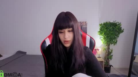 Snapshot of erica_peach chatting on October 7, 3:27 pm Erika online show from October 7, 3:27 pm