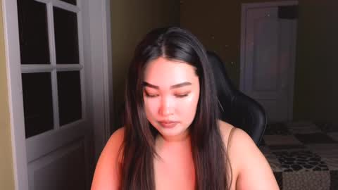 Snapshot of erica_wayne chatting on December 18, 8:03 pm Erica Wayne online show from December 18, 8:03 pm