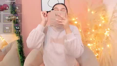 Erika Mendez online show from December 3, 7:49 pm