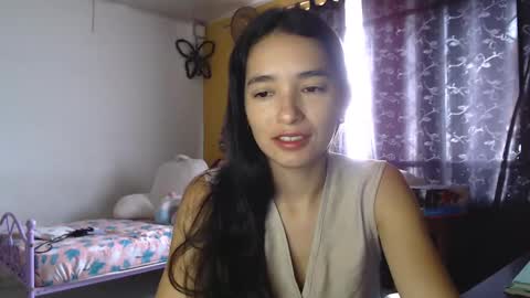 Snapshot of erina_1 chatting on February 26, 3:43 pm erina_1 online show from February 26, 3:43 pm