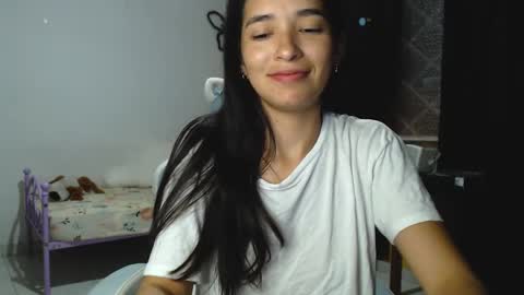 Snapshot of erina_1 chatting on January 10, 11:50 pm erina_1 online show from January 10, 11:50 pm