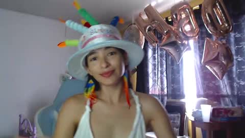 Snapshot of erina_1 chatting on March 1, 3:38 pm erina_1 online show from March 1, 3:38 pm
