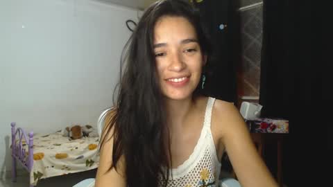 Snapshot of erina_1 chatting on December 20, 4:31 am erina_1 online show from December 20, 4:31 am