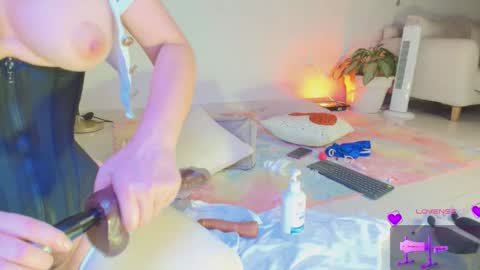 TINY  online show from March 8, 2:04 am