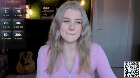 EshleGreen online show from June 4, 9:52 pm
