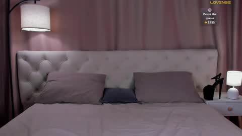 esme_fox online show from May 3, 4:54 pm