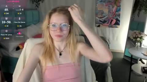 Esme Runn online show from July 13, 3:18 am