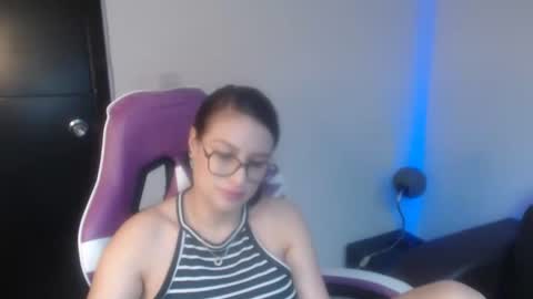 Esmeralda online show from March 10, 2:43 pm