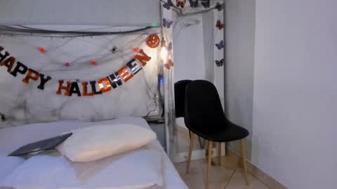 esmeraldanyx online show from October 28, 10:25 pm