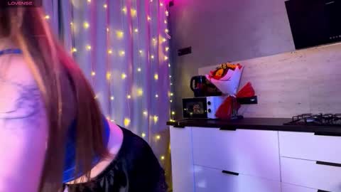 Esmi online show from December 4, 7:43 am