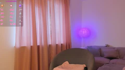Snapshot of esmimilf chatting on September 18, 4:05 pm Esmi online show from September 18, 4:05 pm