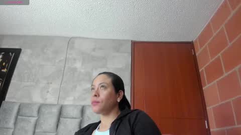 Snapshot of esperancita4570 chatting on January 5, 1:24 am HOPE online show from January 5, 1:24 am