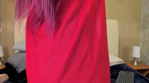 estefany online show from February 10, 4:37 am