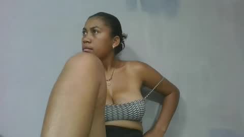 estelah796836 online show from May 7, 10:19 am
