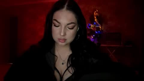 Lola online show from February 28, 3:55 pm