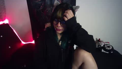 Snapshot of eta_carinae6 chatting on March 4, 1:23 am eta_carinae6 online show from March 4, 1:23 am