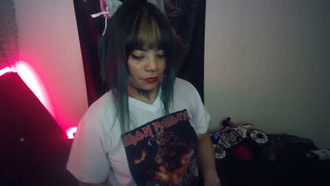 Snapshot of eta_carinae6 chatting on February 11, 12:17 am eta_carinae6 online show from February 11, 12:17 am