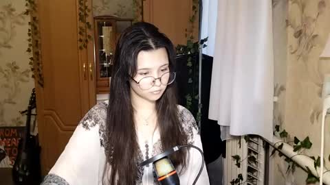 Lily 1st day online show from May 27, 3:20 pm