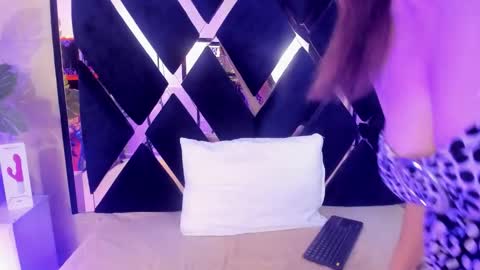    online show from November 18, 2:01 am