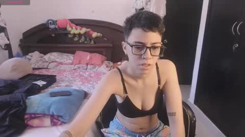 Snapshot of eva_monwalker chatting on September 14, 2:48 pm Eva cute online show from September 14, 2:48 pm