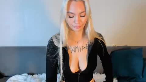 Snapshot of eva_re chatting on September 15, 6:00 am Eva online show from September 15, 6:00 am